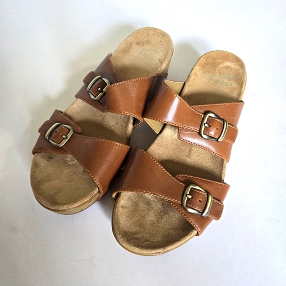 Dansko Leeann Wedge Sandals Tan Leather buckles slip on EU 39 US 8/8.5 - Picture 1 of 7